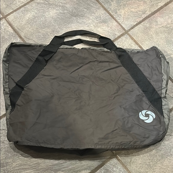 💥 2/$10 
Black Nylon Lightweight packable travel Bag suitcase duffel - Picture 1 of 4